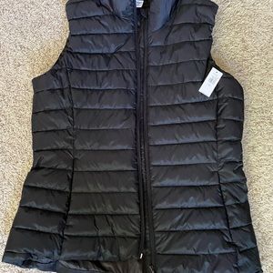 NWT Old Navy Black Puffy Vest